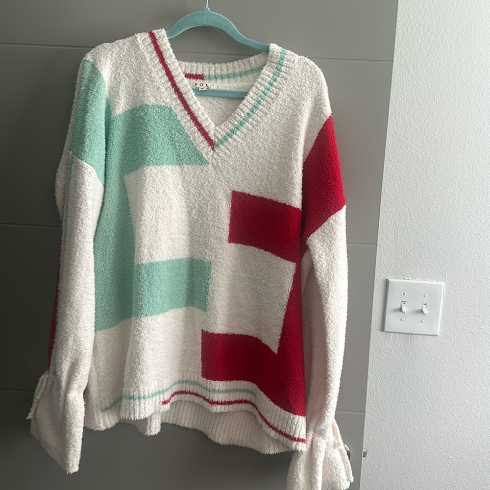 POL small sweater with beautiful sleeves !
